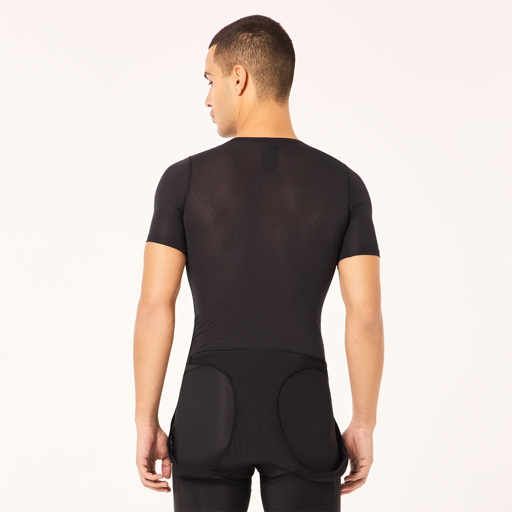 Oakley_Endurance-Base-Layer_FOA405477 02E_ (4).jpg