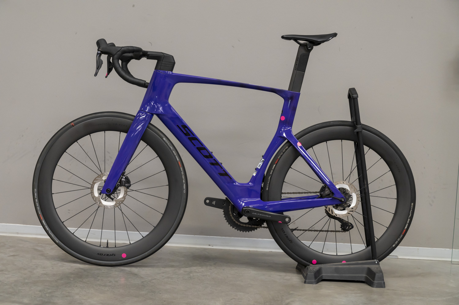 Foil RC 10 Ultraviolet/Black (returned item)