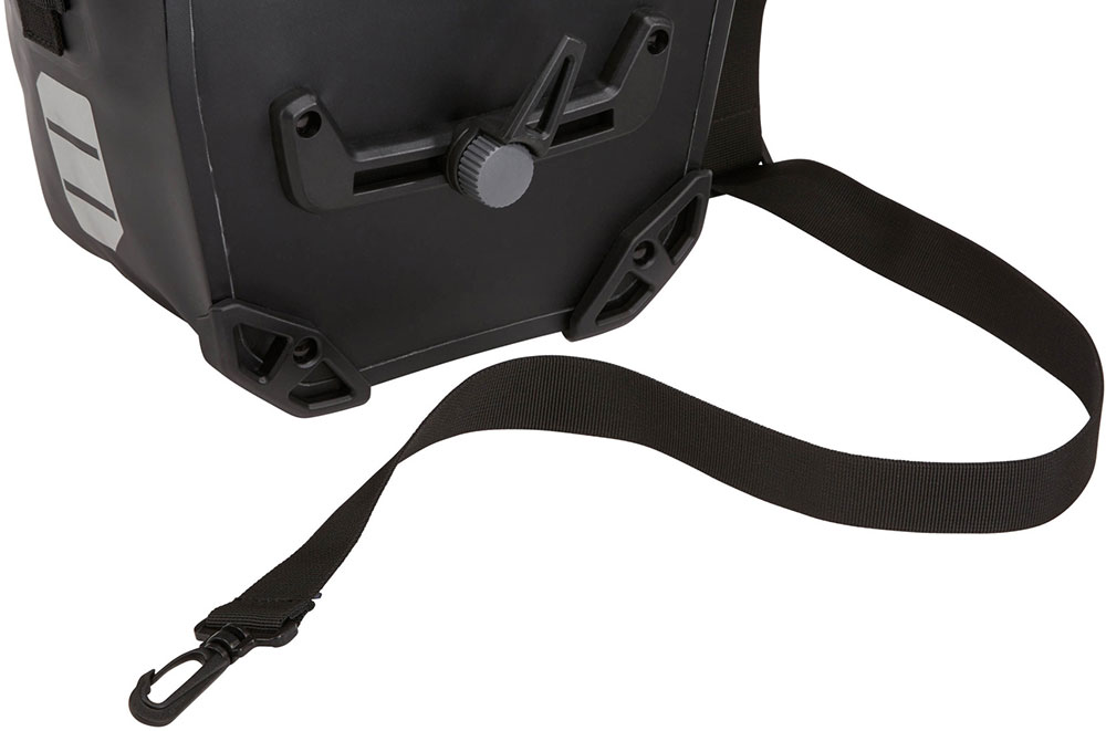 Thule-Pack-'n'-Pedal-Shield-Pannier-Small-3204206-(6).jpg