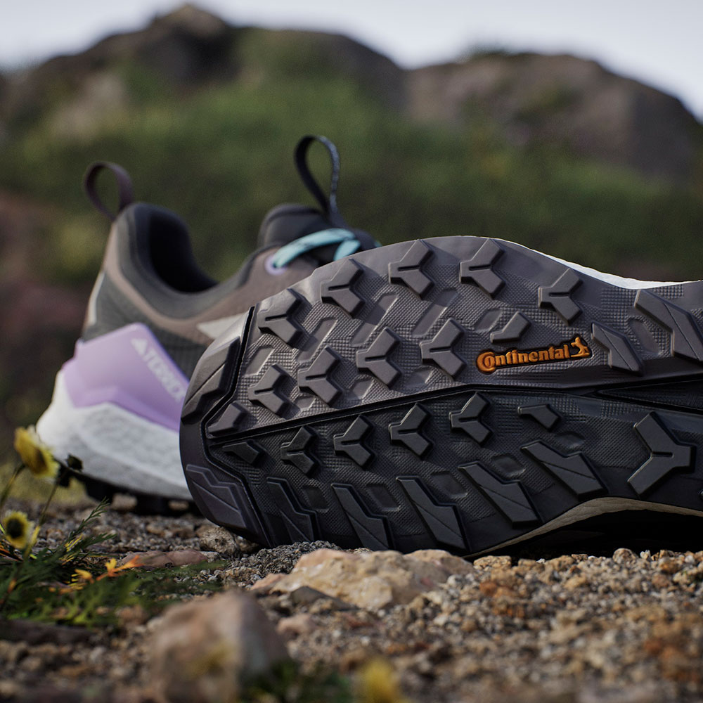Adidas_Terrex_Free_Hiker2Low_GTX_trabrn_wonalu_carbon (4).jpg