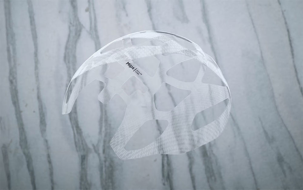 MET_absolut white_Manta_MIPS_Absolut_White_Limited_Edition_Rennradhelm (6).jpg