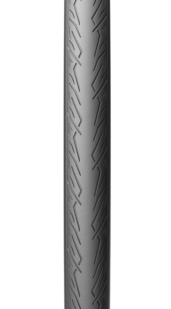 Pirelli_Cinturato_SPORT_tread-closeup.jpg