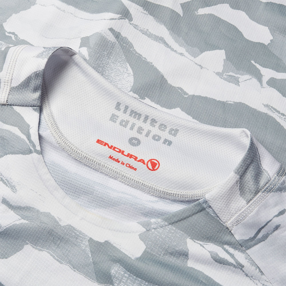 Endura_E5113HA_Mountain Camo_MTB_Trikot (3).jpg