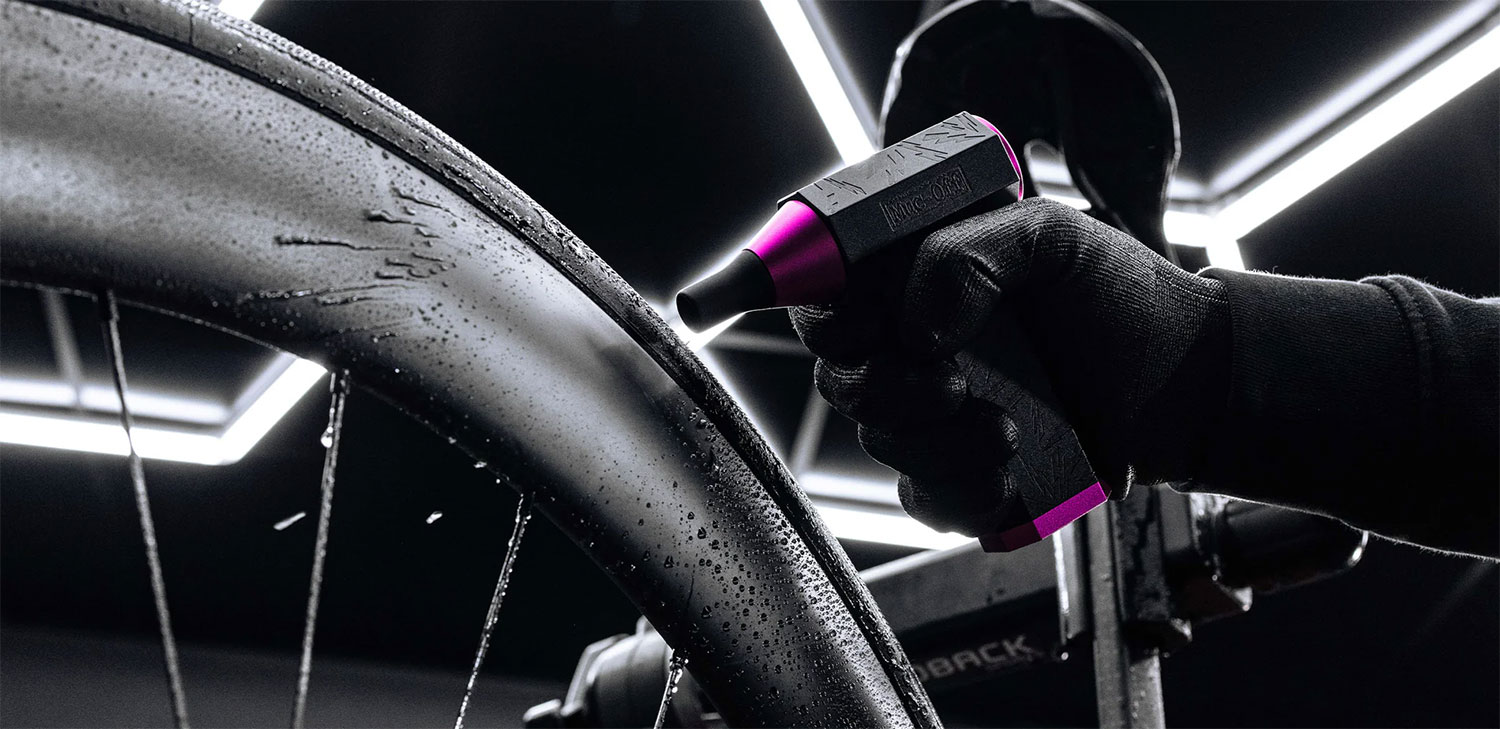Muc-Off-Precision-Air-Blaster-MU-ACC-2171-(9).jpg