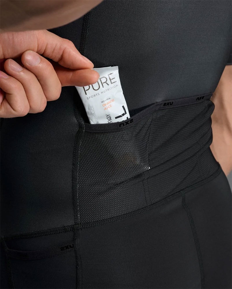 2XU_2X-MT7397D-BLKWHT‌_Core_Sleeved_Einteiler_mit_Sitzpolster (7).jpg