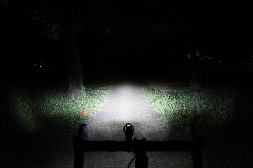 Cateye-GVolt-45-Frontlicht-HL-EL550GV-RC-3.jpg