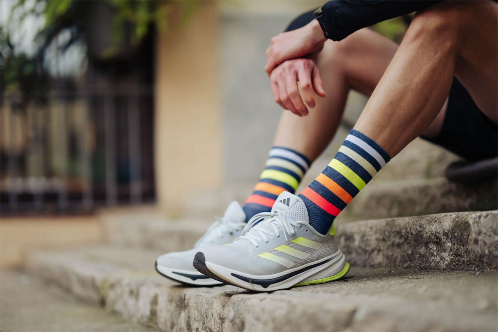 incylence-running-socks-high-cut-levels-nightfall-4.jpg