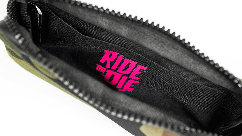 Muc-Off-Essentials-Case-20015-(3).jpg