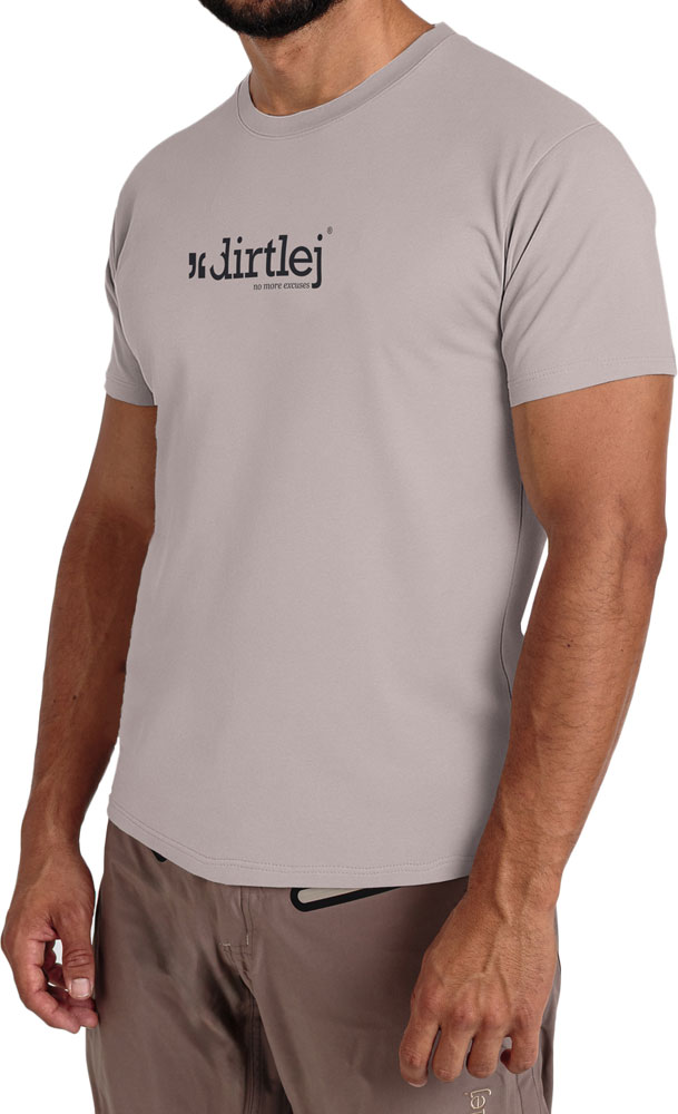 dirtlej-20250088-20250092-t-shirt-basic-men-grey-studio-1.jpg
