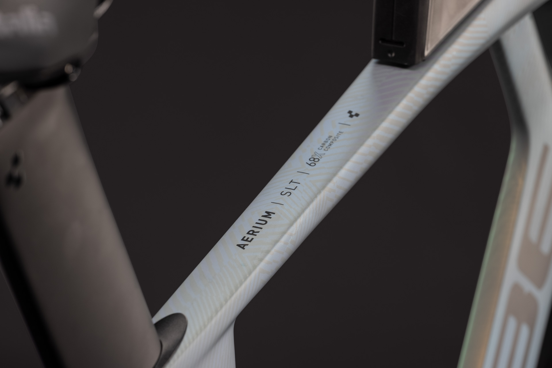 Aerium C:68X SLT Aero genesisgrid´n´black