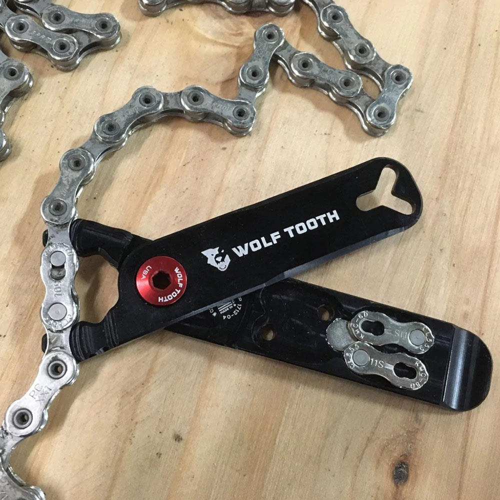 Wolf-Tooth-Components-Master-Link-Combo-Pliers-812719027014-(5).jpg