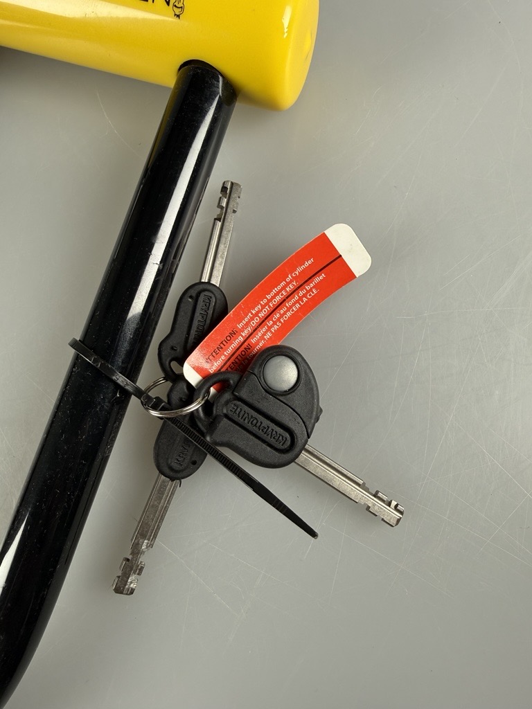 PRODUCTOS DE SEGUNDA MANO / Candado New York Lock Standard New-U con Flexframe