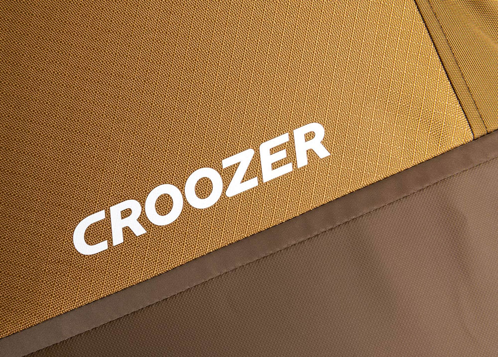 Croozer_Dog_Sundown_yellow_Stoffdetail_237_WEB_001_df34b20b-2675-429b-9326-40ee9bfc60f8.jpg