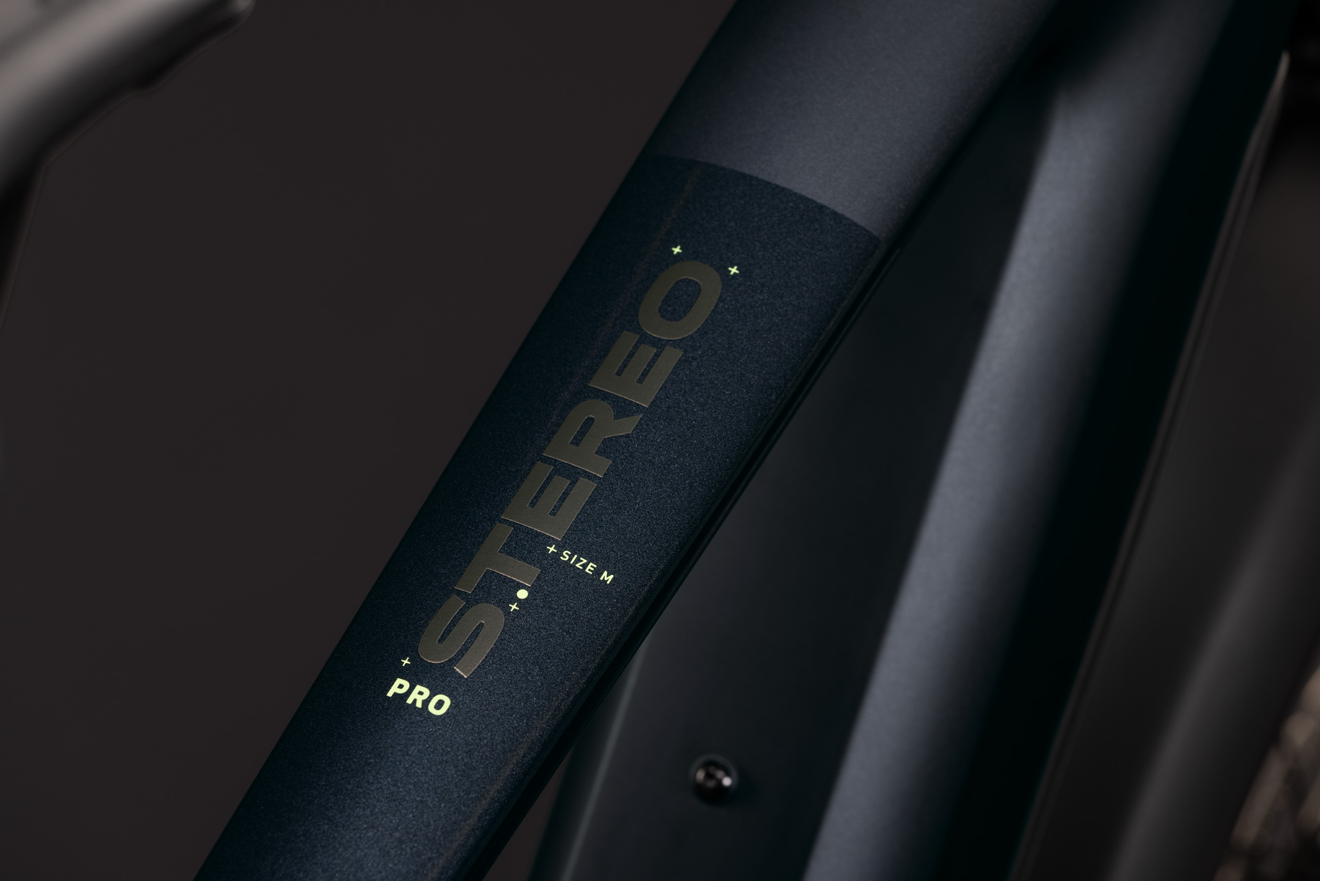 Stereo Hybrid ONE44 Pro 800 FE coal´n´black