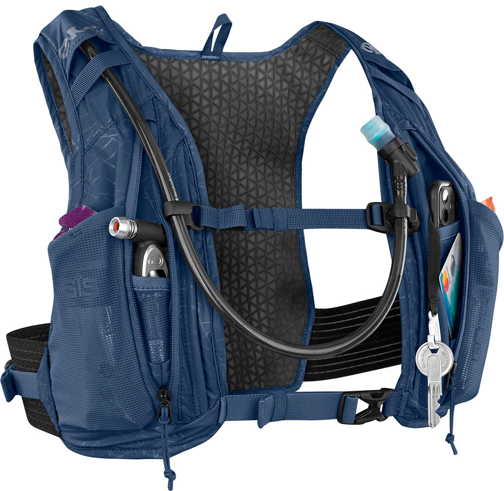 100326236-HYDRO-PRO-3_HYDRATION-BLADDER-1-5-dt04.jpg