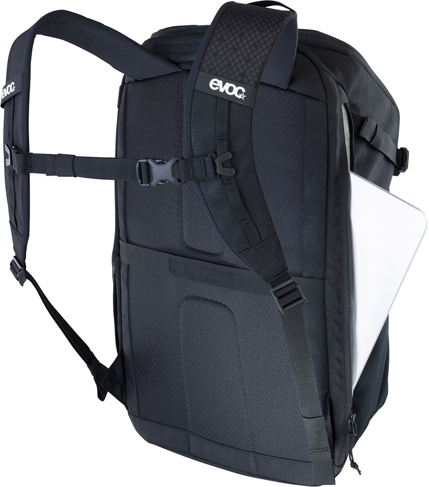 401318100-TRAVEL-BACKPACK-22-dt04.jpg