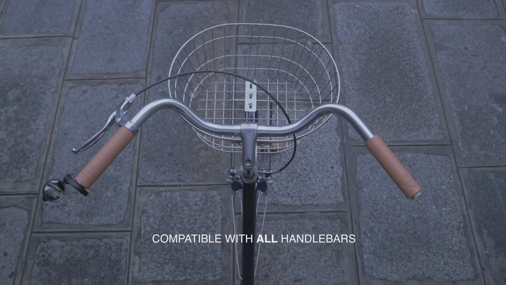 corky-urban-universal-rear-view-cycling-mirror-for-flatbars-main-video_YouTube_Moment9.jpg