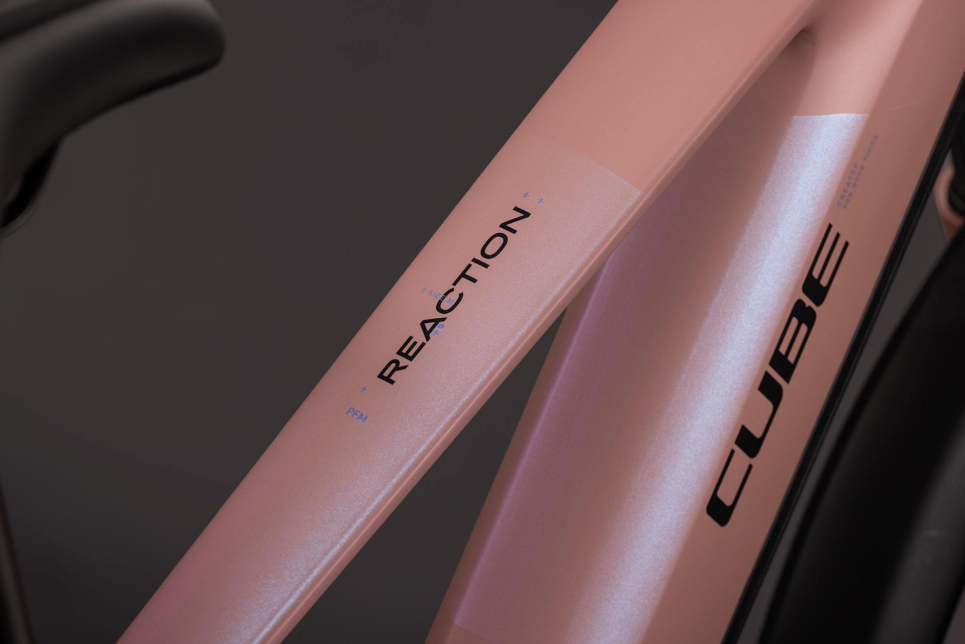 Reaction Hybrid Performance 720 FE ruby´n´black