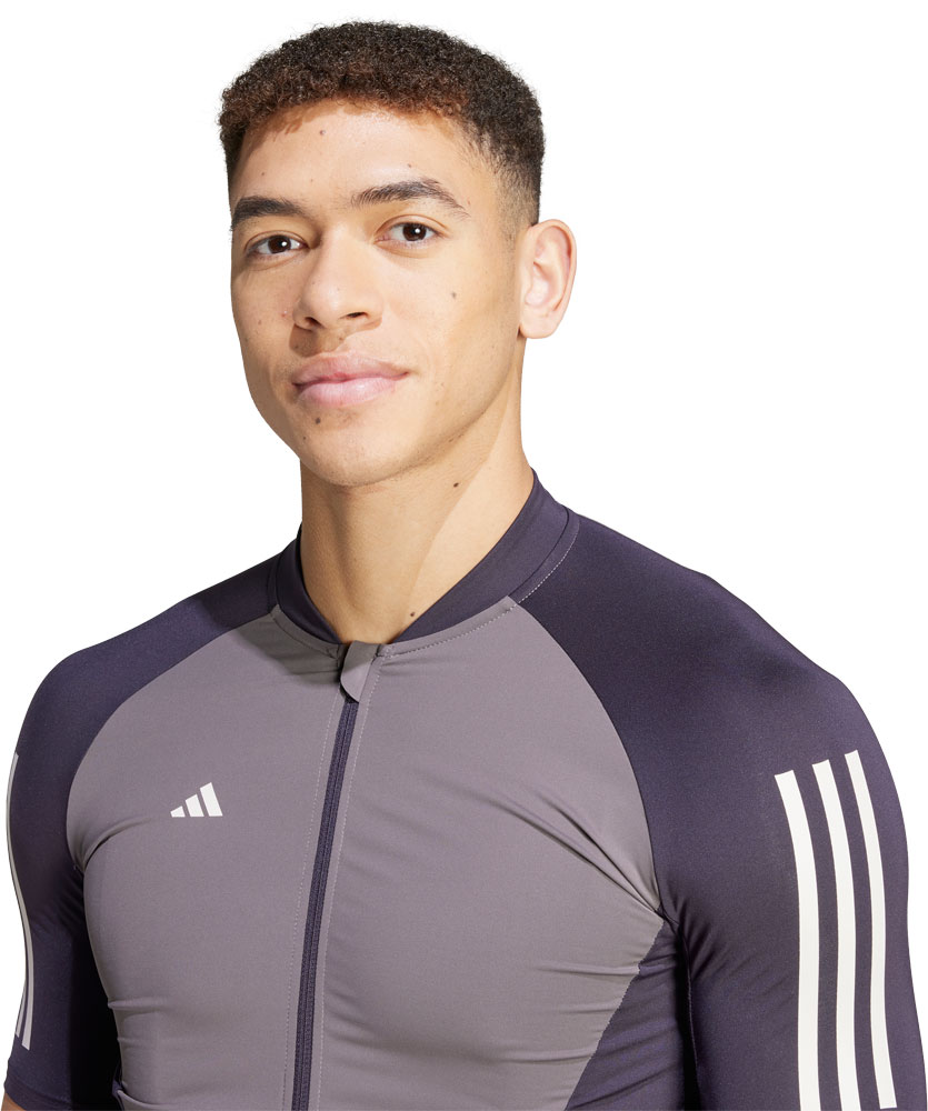 adidas_Ess-Trikot_IT3425_ (6).jpg