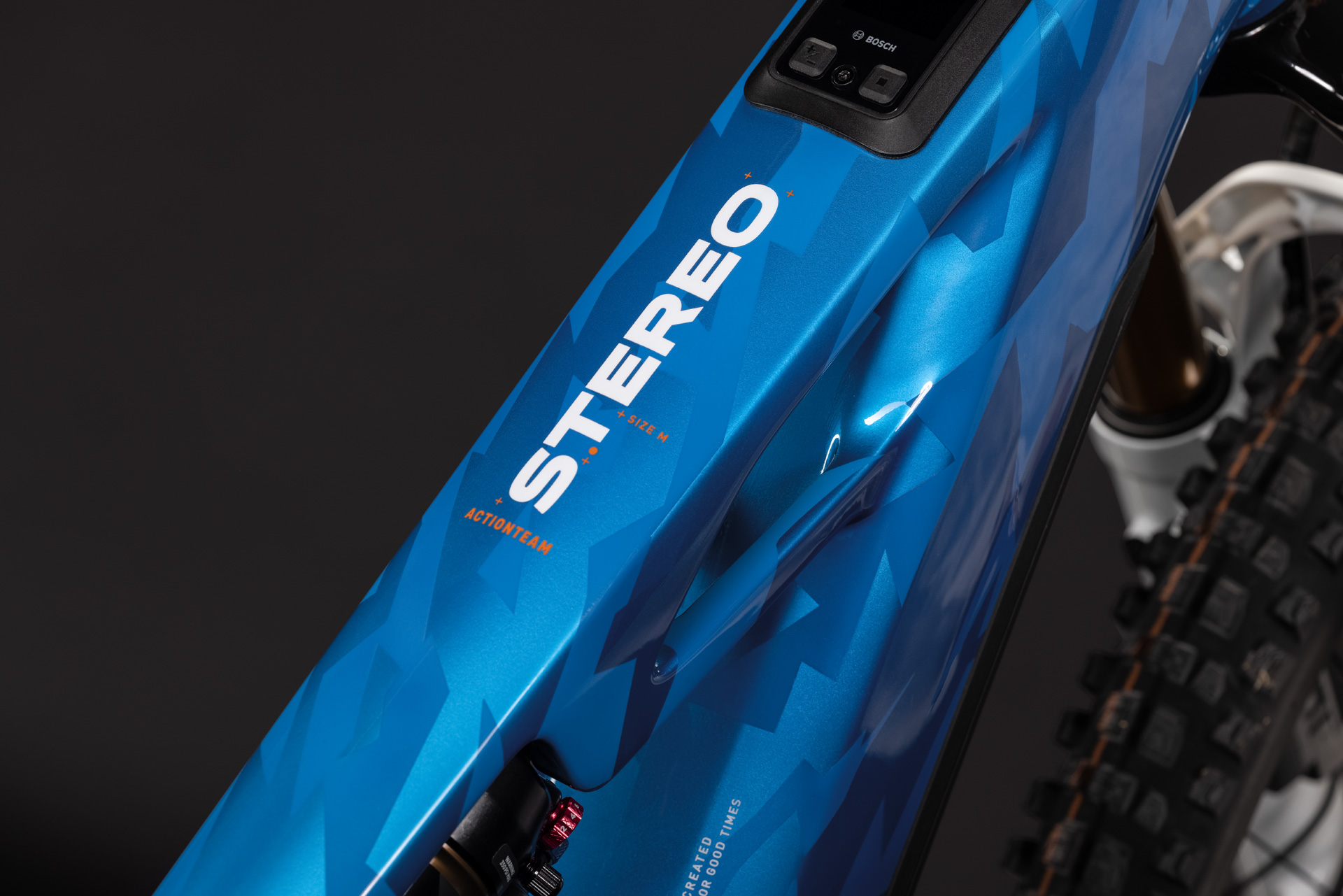 Stereo Hybrid ONE44 HPC AT 800 actionteam