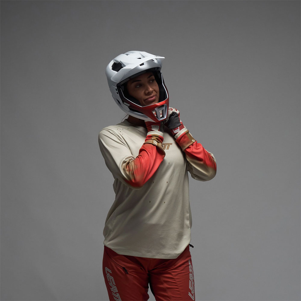 Leatt_LE-HLT-23134056_Enduro3 (4).jpg