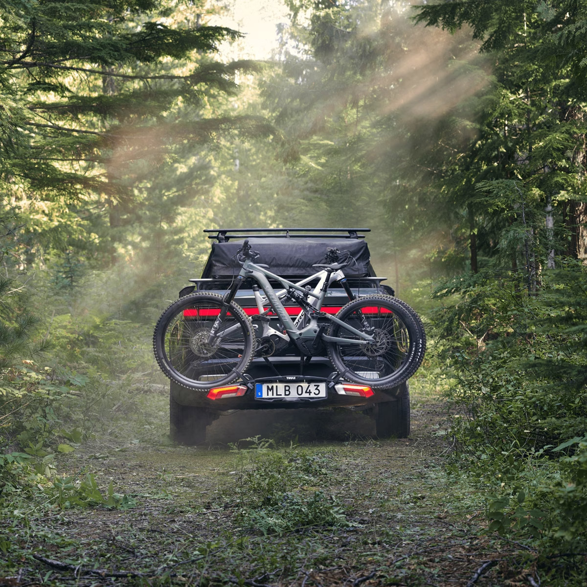 Thule-EPOS-3-Fahrräder---klappbarer-Fahrradträger-979100-5.jpg