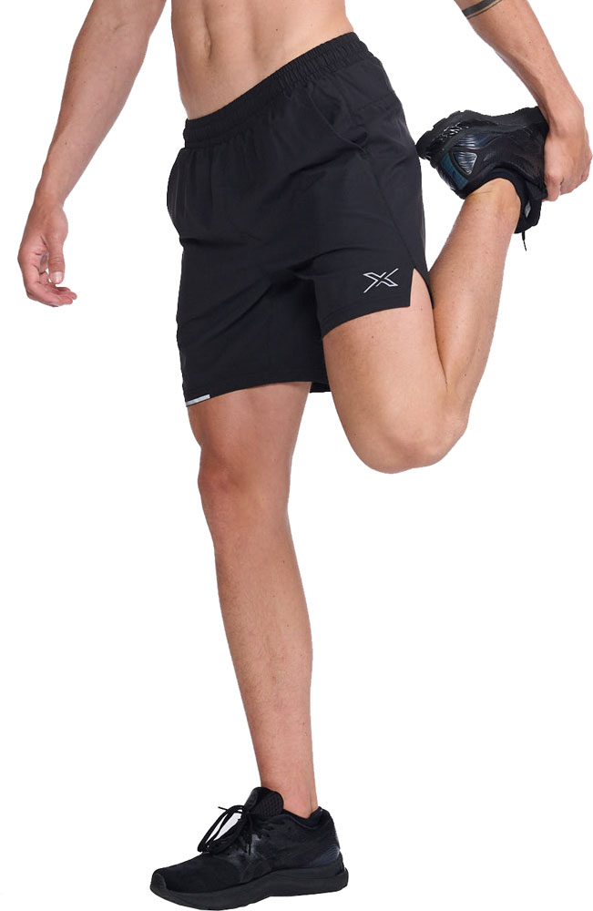 2XU_Aero-7-inch-Laufshorts_2X-MR6904B-BLKSRF_3.jpg