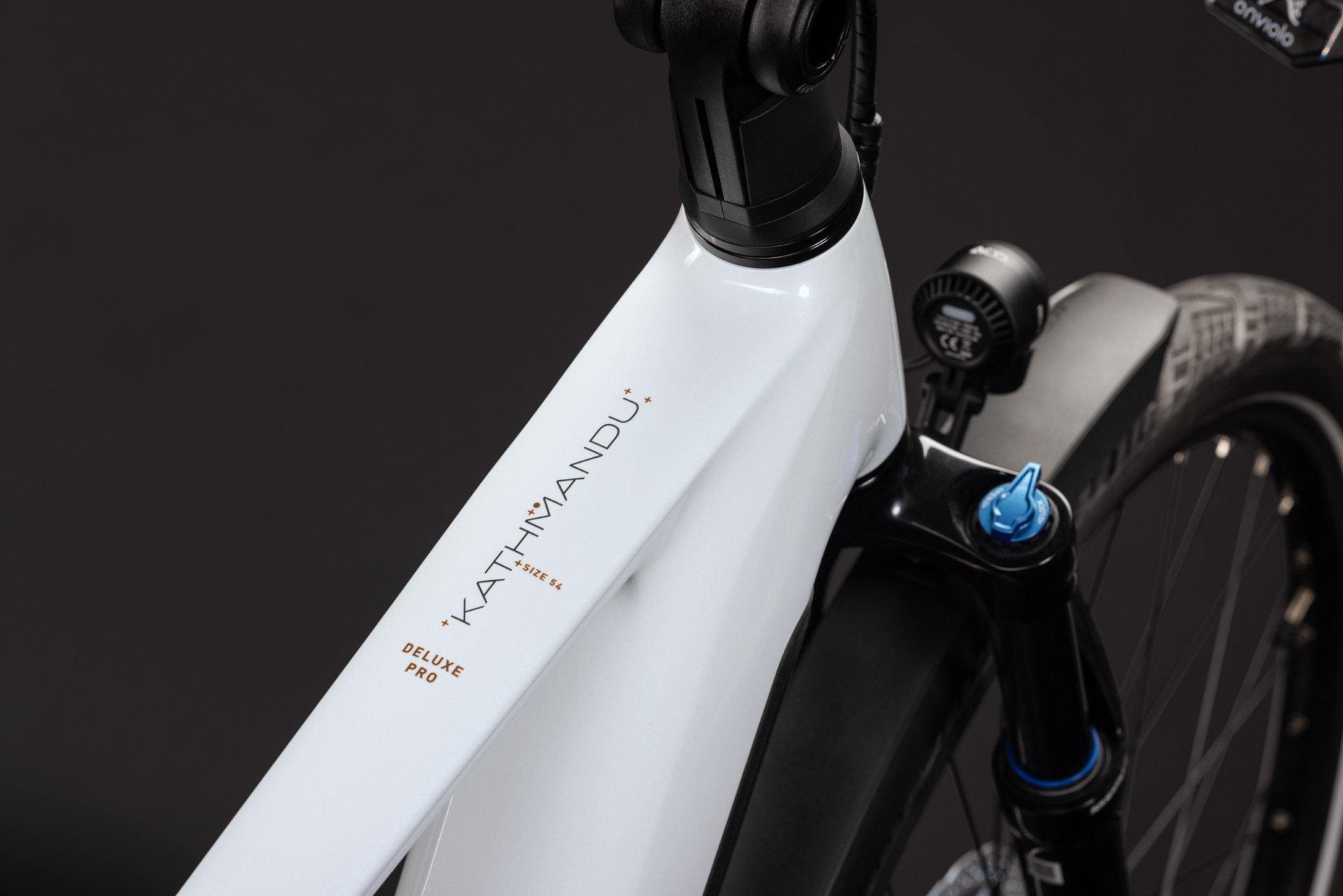 Kathmandu Hybrid Deluxe Pro 800 metallicwhite´n´chrome