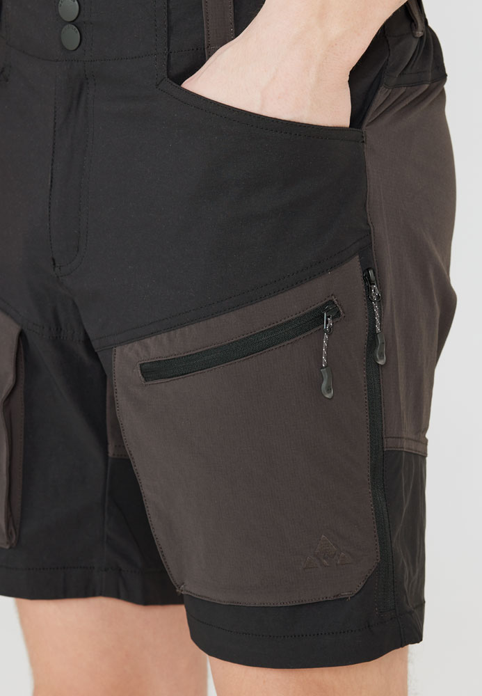 Whistler_Kodiak_W231878_1001_Outdoorshorts_ (4).jpg