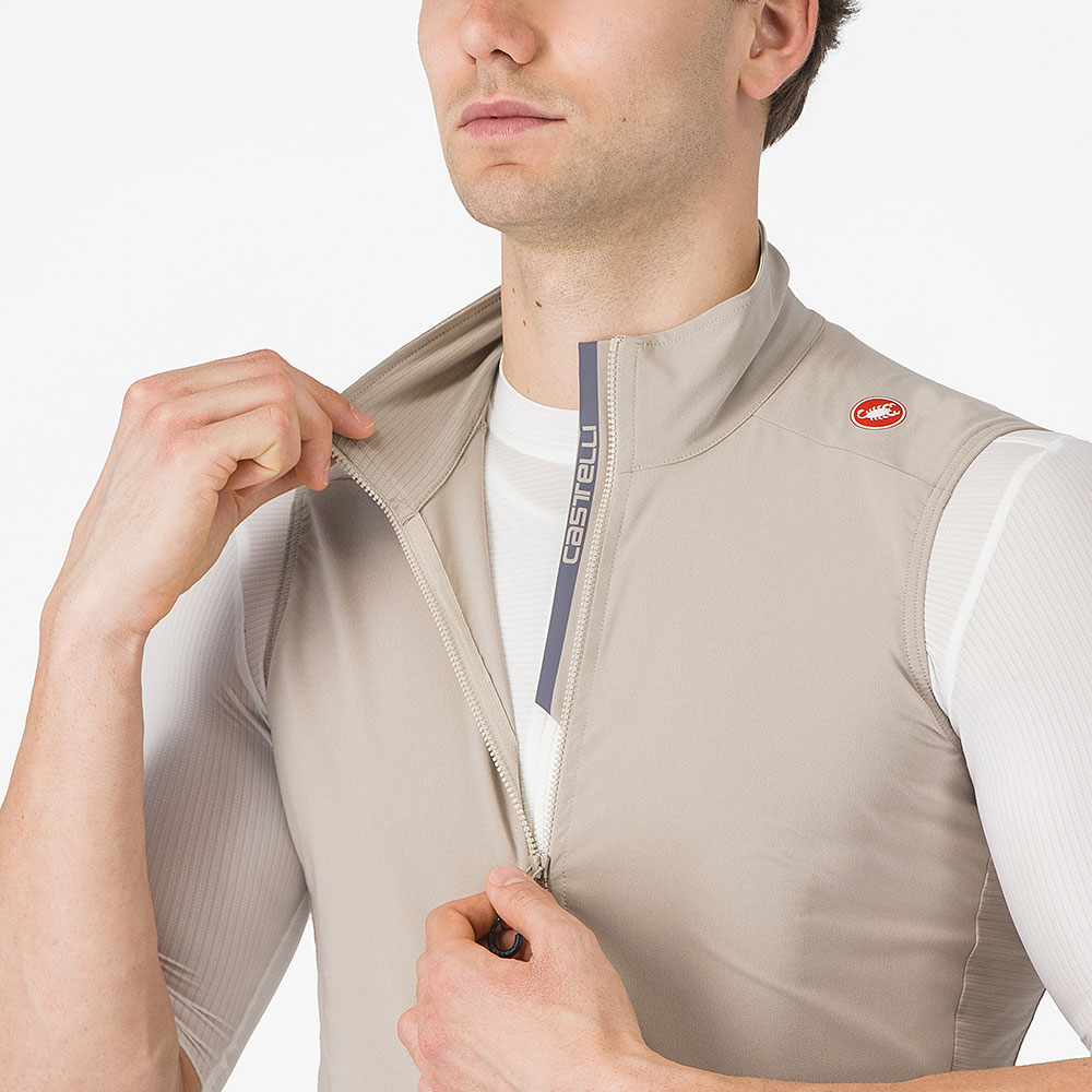 Castelli_4524509_Espresso_Weste (4).jpg
