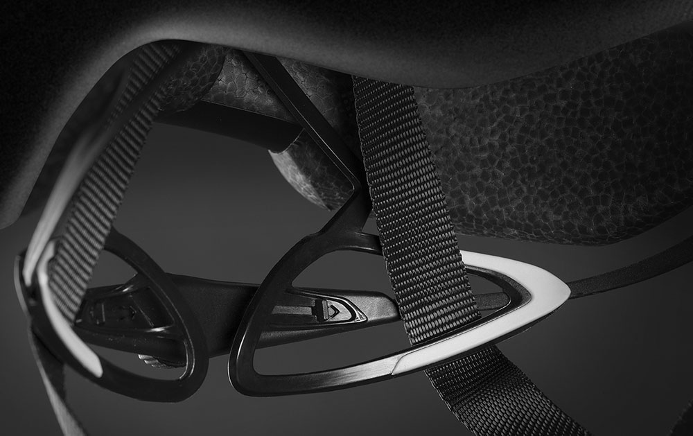Met-Manta-MIPS-Rennradhelm_Details_(4).jpg