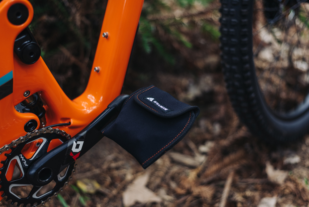 20100782 Pita Pedal Cover für Plattformpedale G_Action_Pita-012.jpg