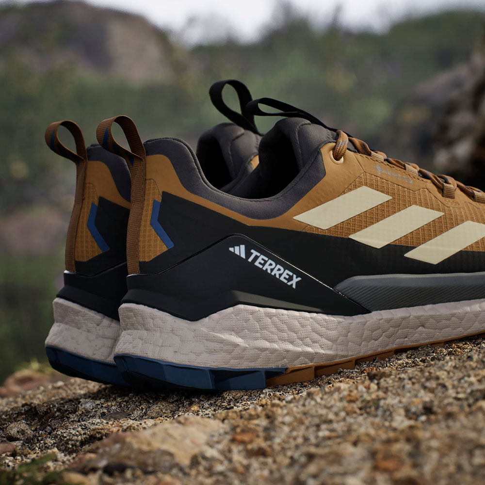 JP5611_23_FOOTWEAR_Photography_HeroMrktng-View-10.jpg