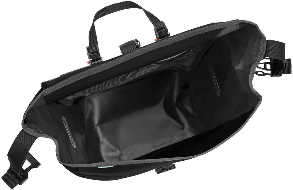 Vaude-Aqua-Front-(rec)-45845_010-(3).jpg