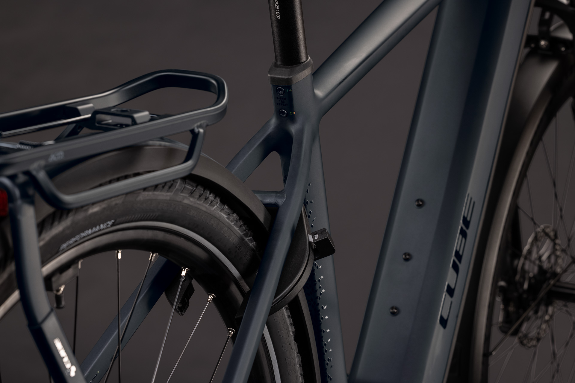 Kathmandu Hybrid Pro 800 coal´n´black