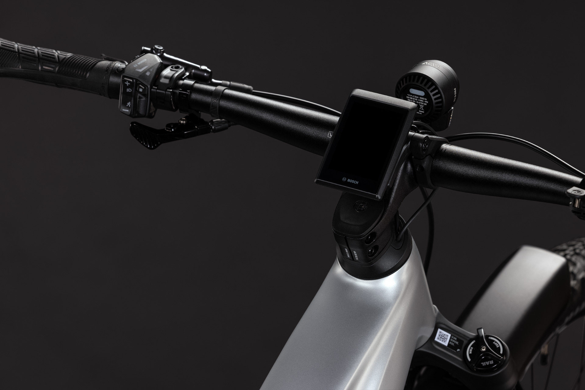 Reaction Hybrid SLX 800 FE platinum´n´reflex