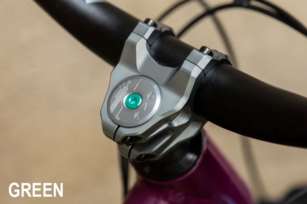 Titan-Schraube M6x30 für Topcap