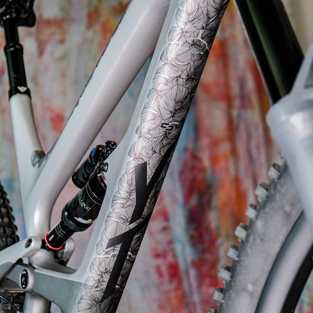 BP01-020-0_Unleazhed_glossy_detail_4.jpg