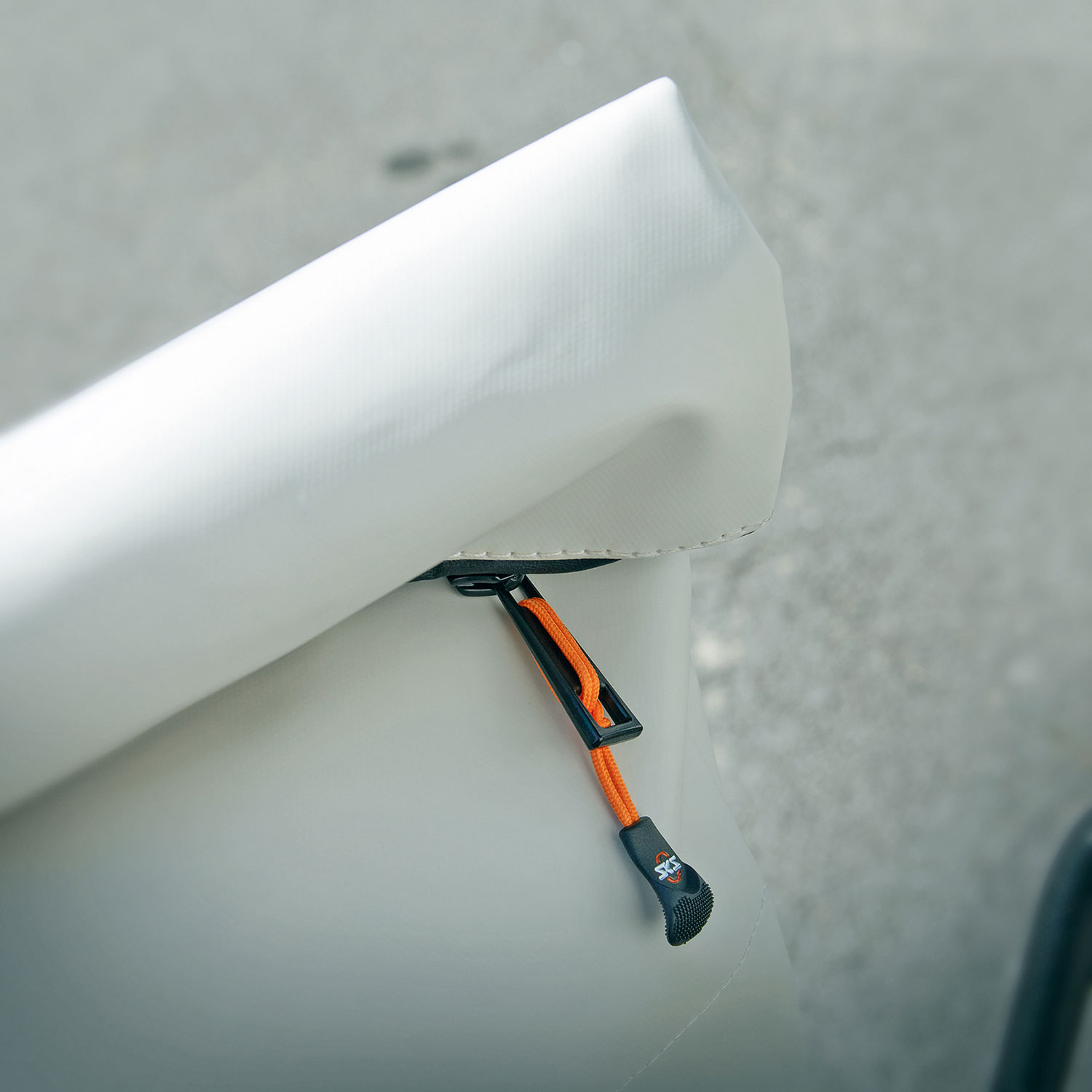 INFINITY-URBAN-SIDEBAG-196_b_13.jpg