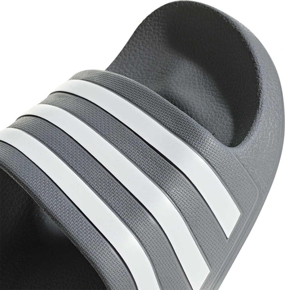 Adidas_Adilette_Aqua_Badeschuhe_F35538_(8).jpg