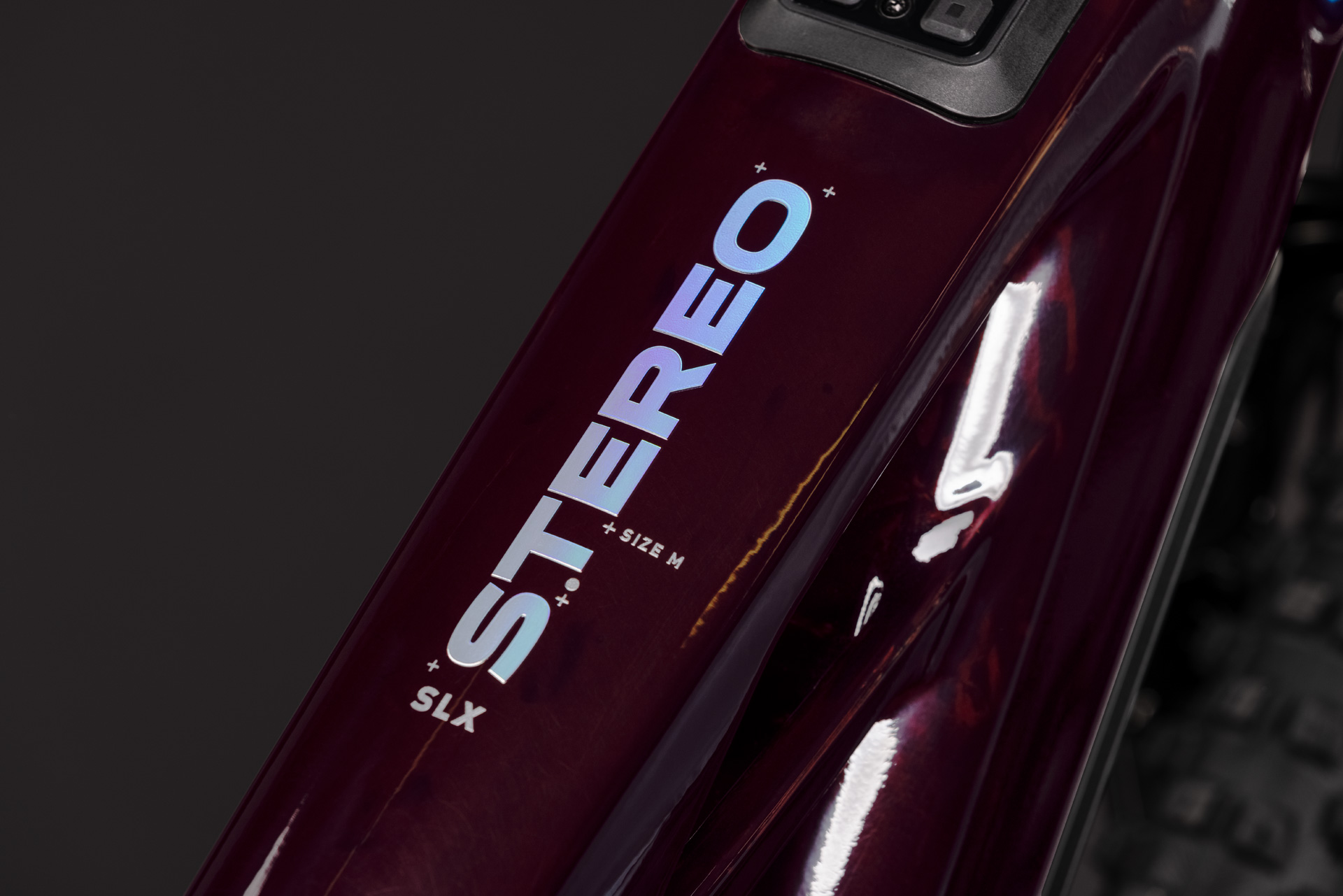 Stereo Hybrid ONE77 HPC SLX 800 liquidred´n´black