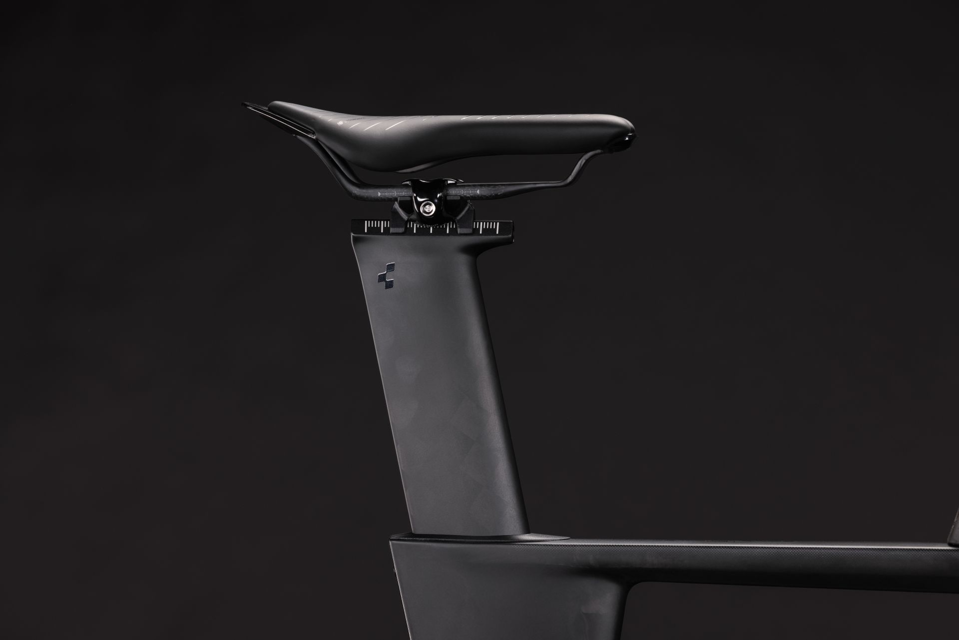 Aerium C:68X Race carbon and chrome