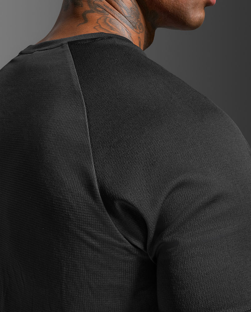 2XU_2X-MR7441A-BLKSRF_Aero_Mesh_Funktionsshirt (8).jpg