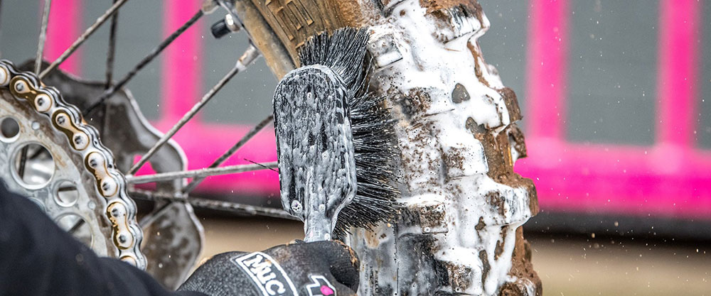 HERO-Tyre___Cassette_Brush_4c566778-e686-485c-a613-530392fd6860_1900x_crop_center.jpg