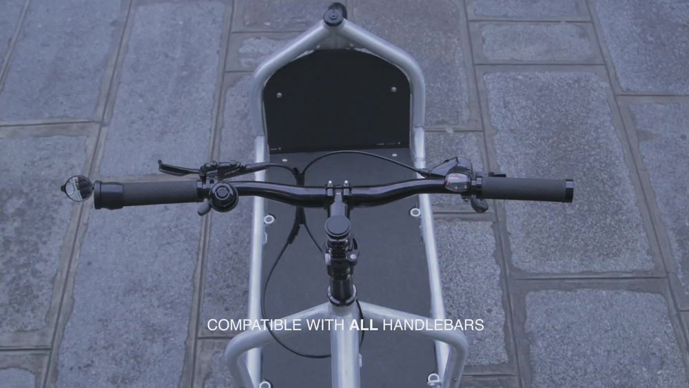 corky-urban-universal-rear-view-cycling-mirror-for-flatbars-main-video_YouTube_Moment15.jpg