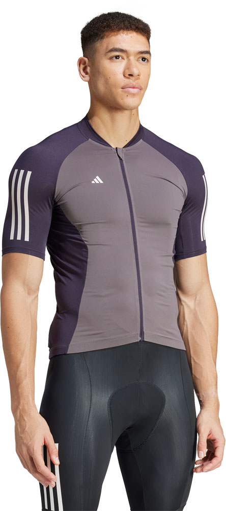 adidas_Ess-Trikot_IT3425_ (4).jpg