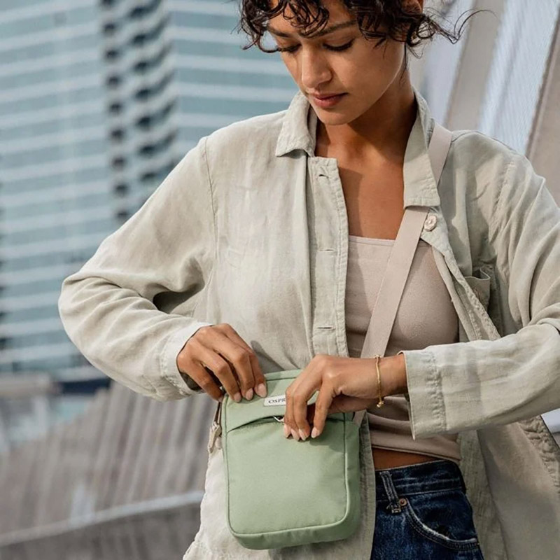 10006398-550_Osprey_Arcane_Crossbody_Detail_2.jpg