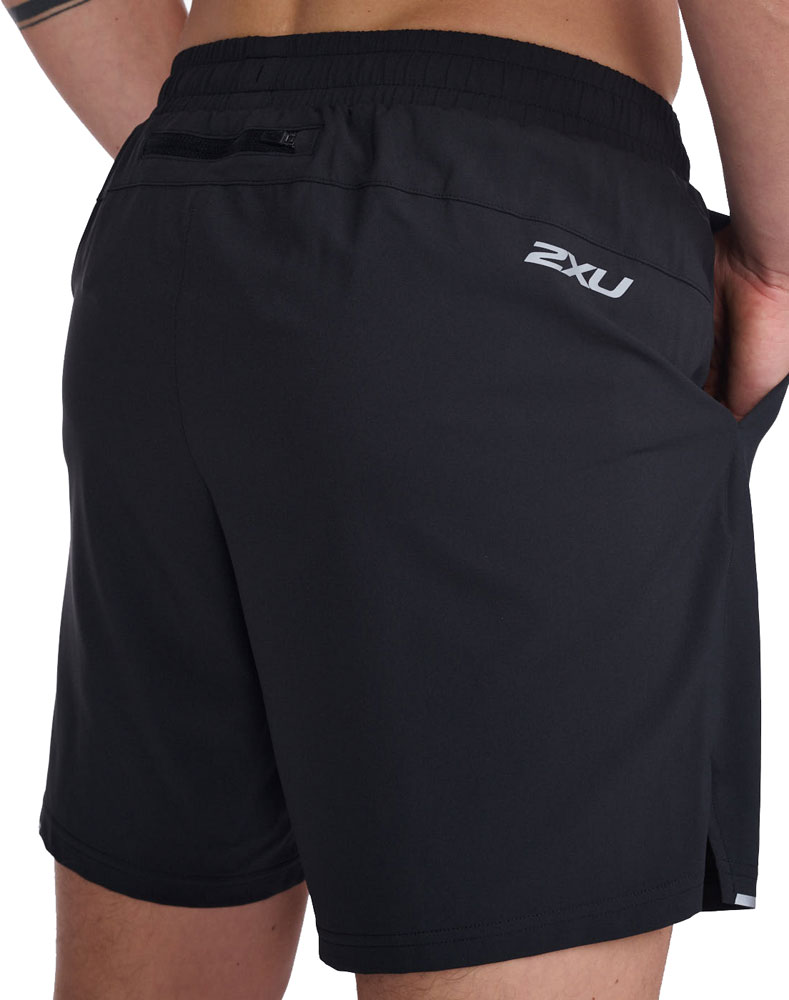 2XU_Aero-7-inch-Laufshorts_2X-MR6904B-BLKSRF_5.jpg