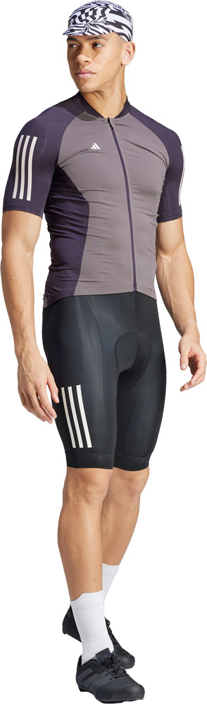 adidas_Ess-Trikot_IT3425_ (5).jpg