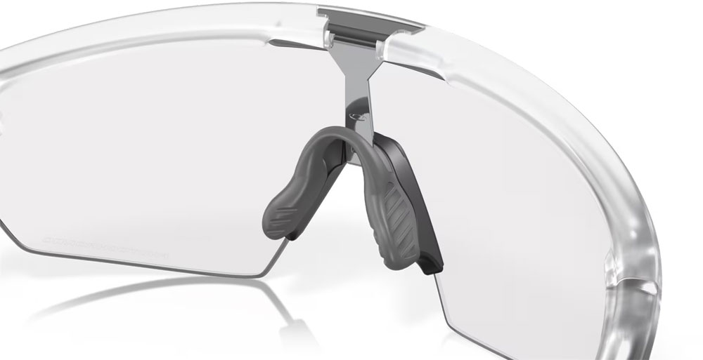 Oakley_SphaeraClearPhotochromic_0OO9403__940307_Sportbrille_ (4).jpg